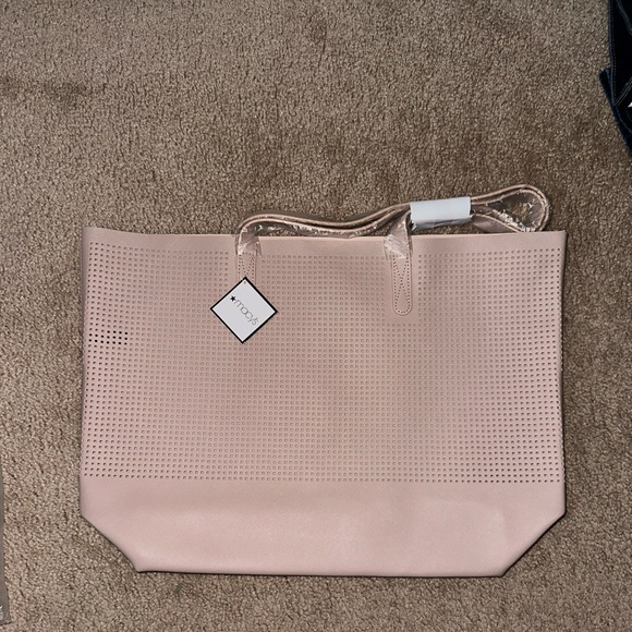 NWT Macy’s Pink Petal Shoulder Bag  Purse Tote Pool Beach Summer Fun - Picture 3 of 5